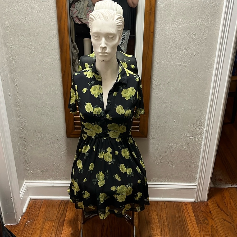 URBAN OUTFITTERS Dottie Collared Mini Dress Size XS  Black/Yellow